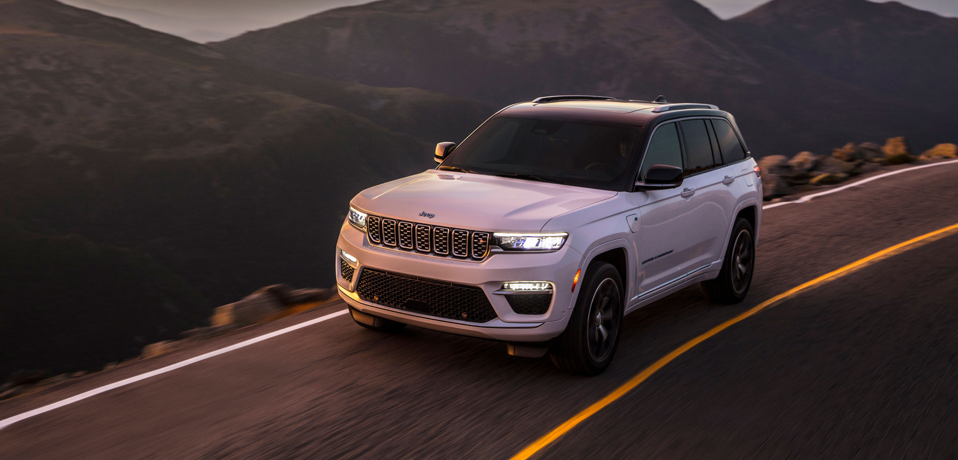 Jeep® Grand Cherokee 4xe Plug-in Hybrid - Έτοιμο για νέες περιπέτειες
